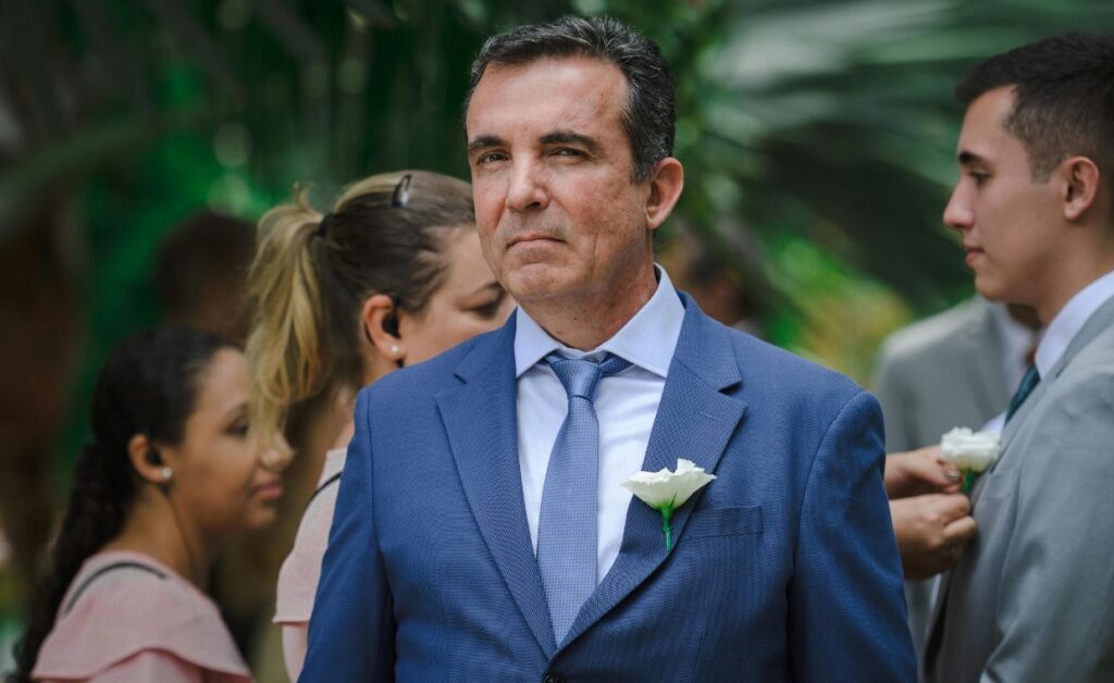 homme invité mariage