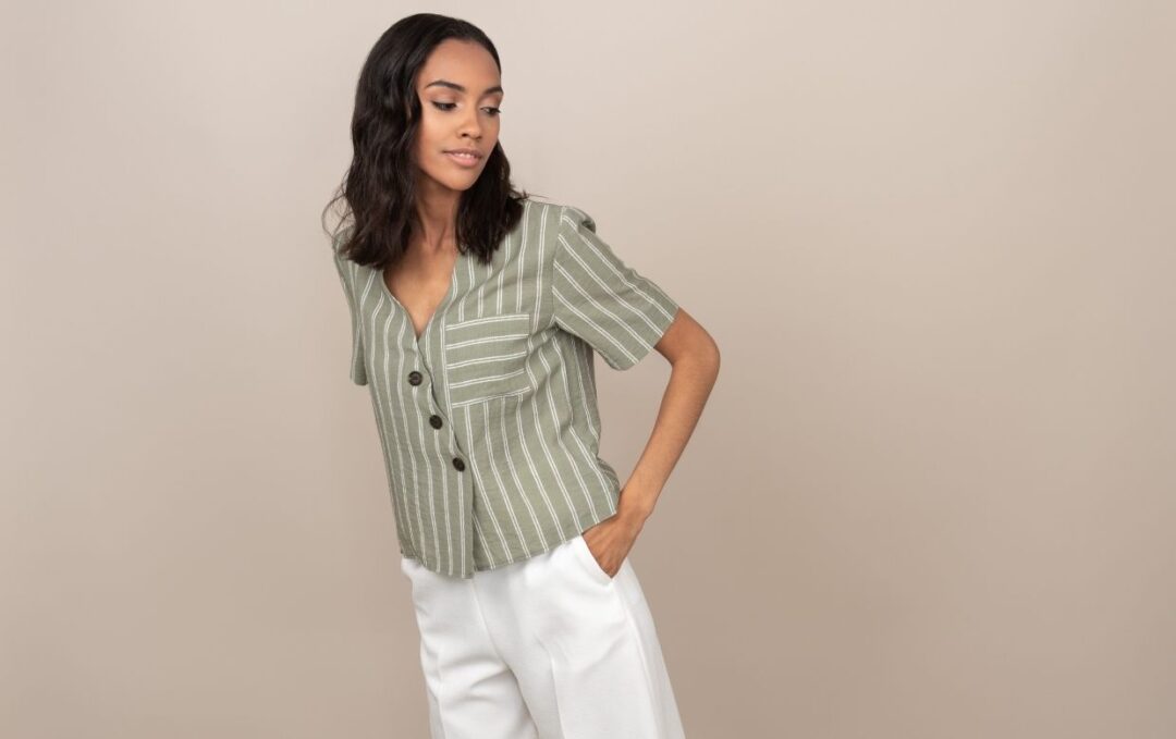 femme en chemise habillée chic